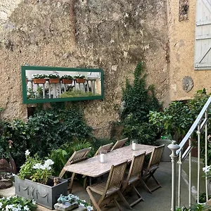 Les De L'horloge Bed & Breakfast